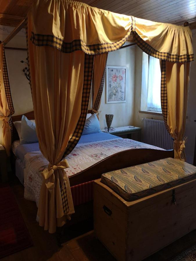 East Wind Bed & Breakfast Medea Luaran gambar