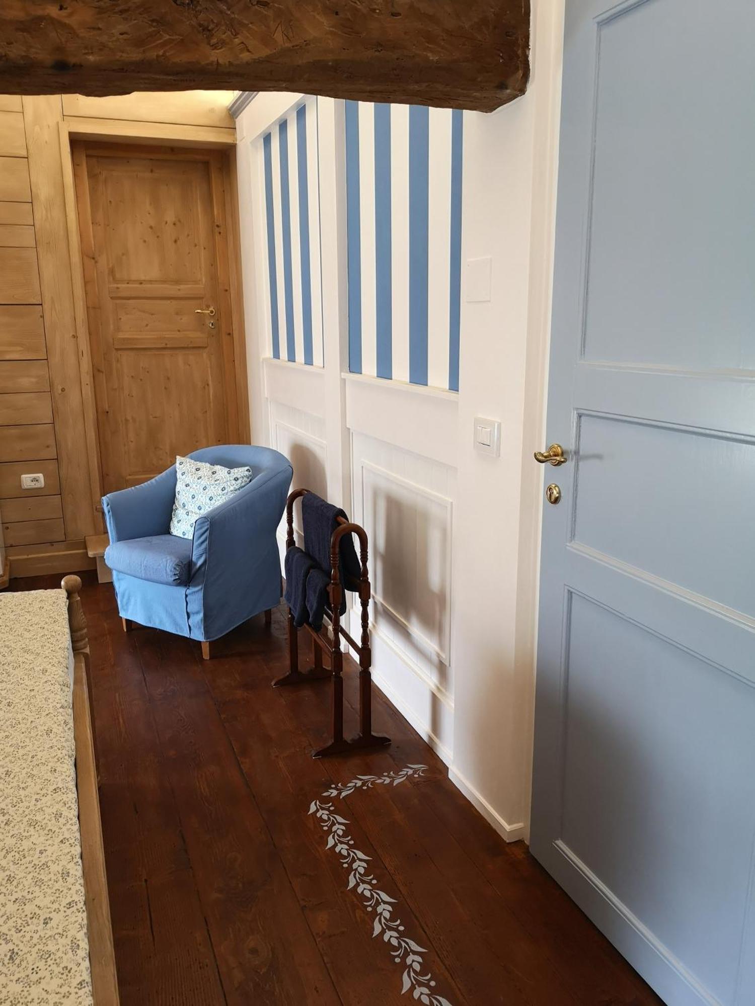 East Wind Bed & Breakfast Medea Luaran gambar