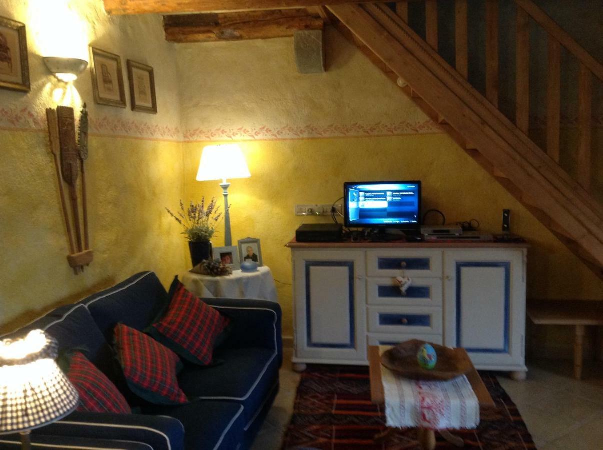 East Wind Bed & Breakfast Medea Luaran gambar