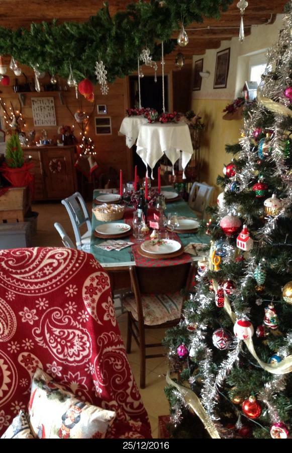 East Wind Bed & Breakfast Medea Luaran gambar