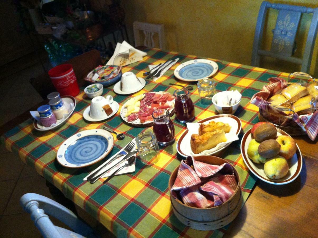 East Wind Bed & Breakfast Medea Luaran gambar